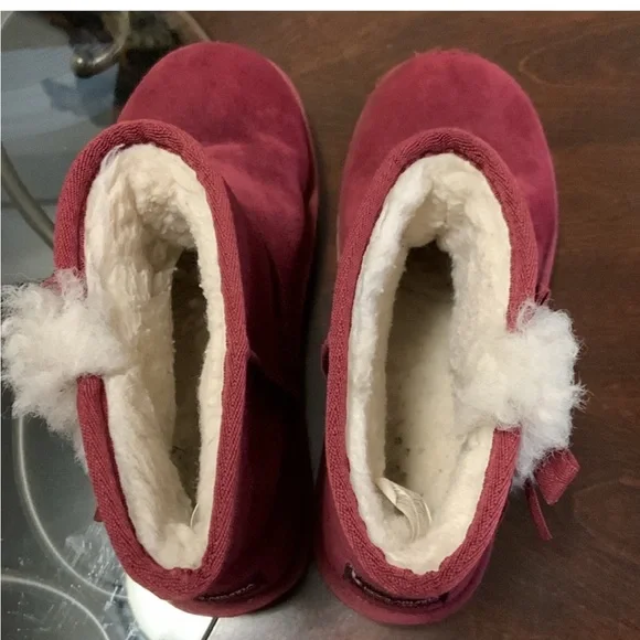 Koolaburra Burgundy Boots with Cream Lining - Picture 3 of 4